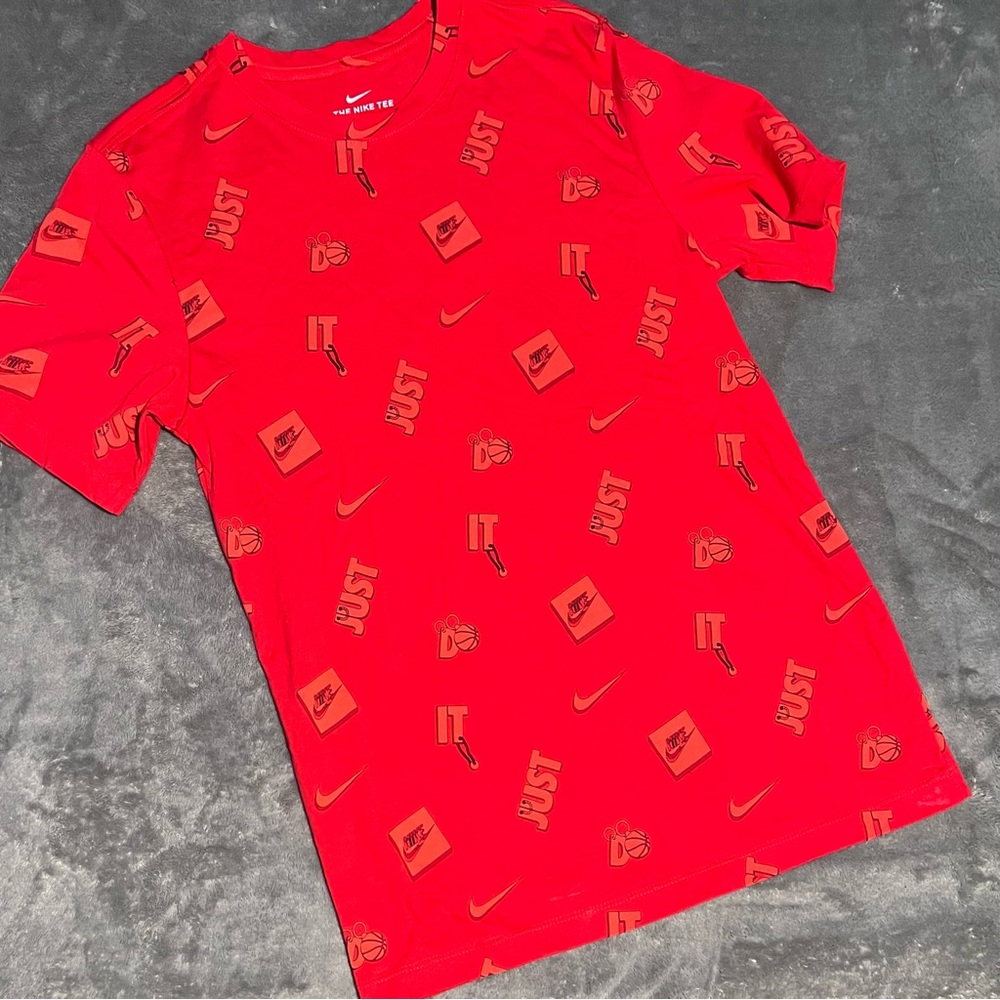 Nike Tee